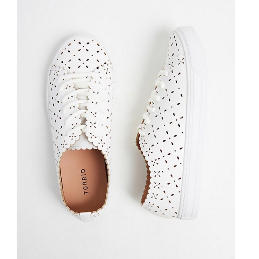NWOT torrid WHITE FAUX LEATHER LASER CUT SNEAKERS